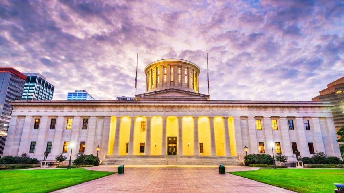 Ohio Statehouse exterior representing state laws and cannabis regulations in Ohio