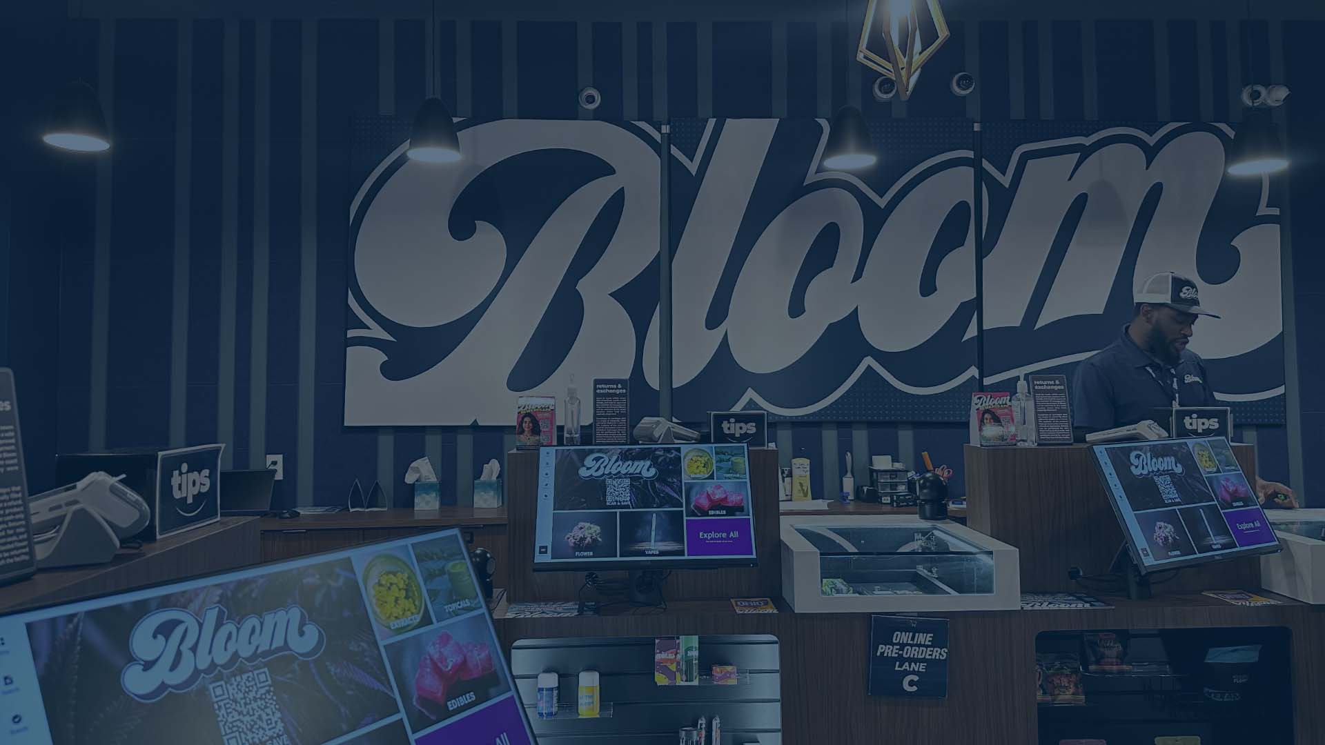 bloom-dispensary-interiopr-with-budtender